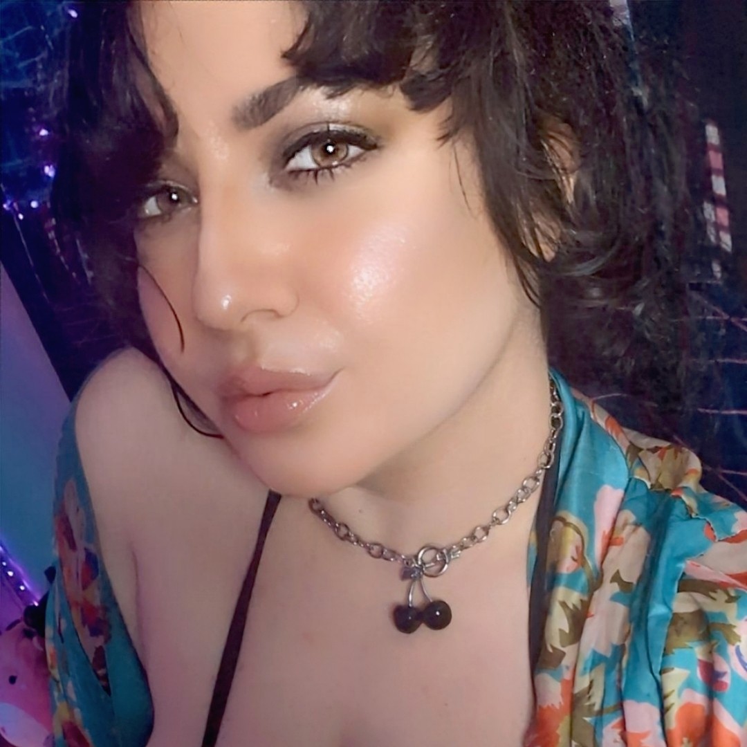 @darcydelaney